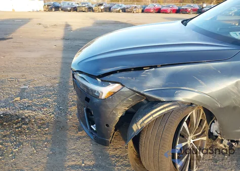 2024 Volvo Xc60 B5 Plus Dark Theme z USA, uszkodzony, nr VIN YV4L12RL5R1714469